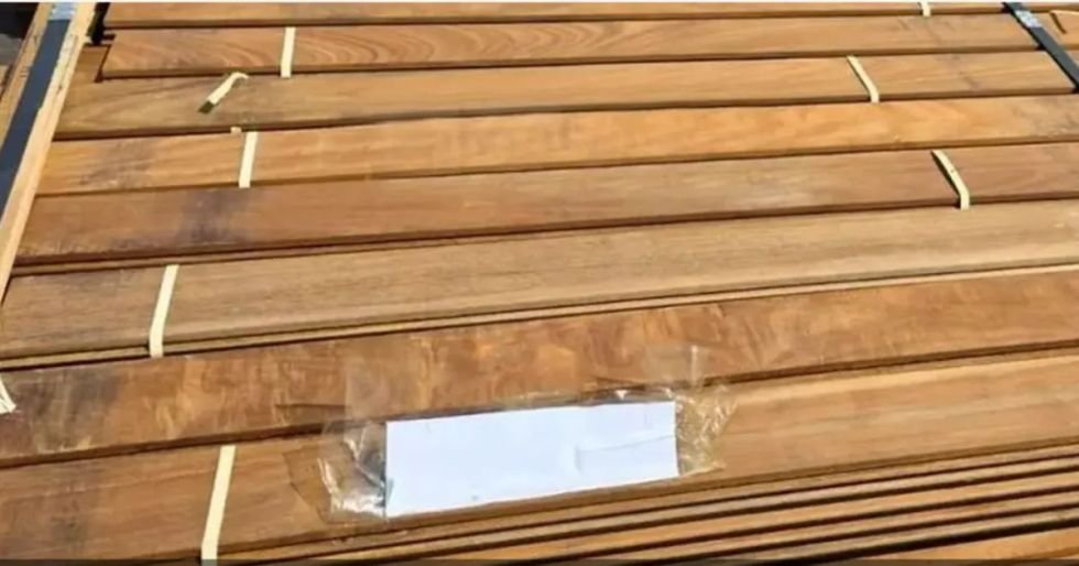 LIBERAN CAMIONES CON MADERA BOLIVIANA RETENIDOS EN CHILE Y BRASIL