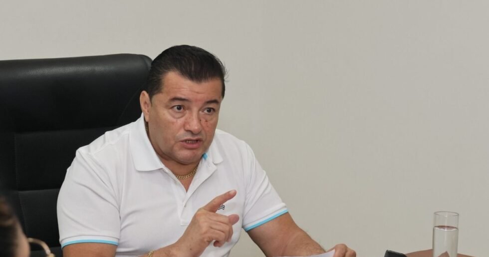 CASO VIADUCTO: SUSPENDEN DECLARACIÓN DE JOHNNY FERNÁNDEZ Y ÉL DENUNCIA “SHOW POLÍTICO”