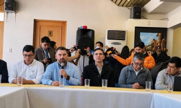 GOBIERNO Y AGROPECUARIOS ACUERDAN PRESENTAR PLAN DE REACTIVACIÓN DEL AGRO LA PRÓXIMA SEMANA