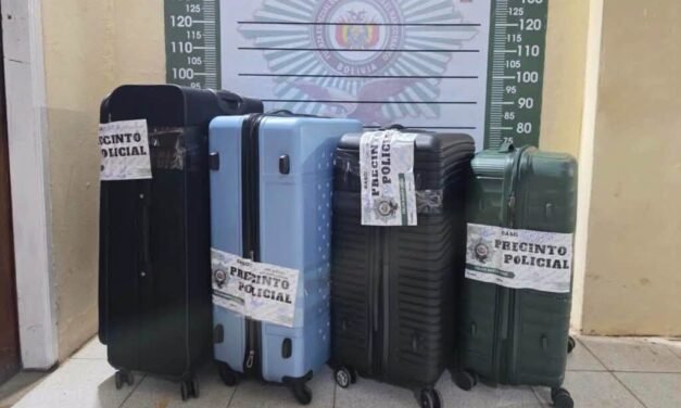FELCN RASTREA MALETAS DEL CASO “NARCOMALETAS” Y RECUPERA CUATRO VENDIDAS EN FACEBOOK