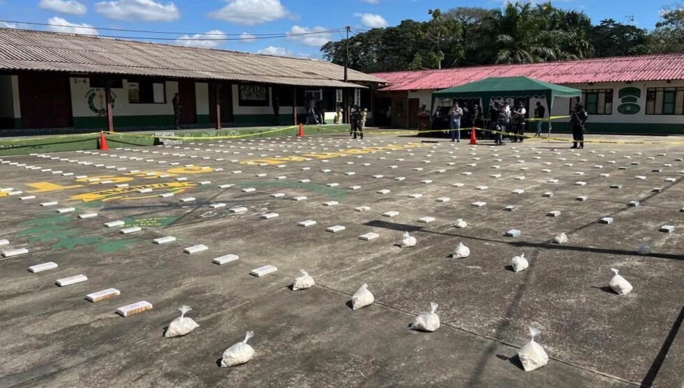 FELCN GOLPEA AL NARCOTRÁFICO CON CINCO OPERATIVOS Y MÁS DE $US 1,7 MILLONES AFECTADOS