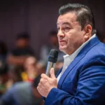 «NO SE VA A SALVAR»: ALCALDÍA ARREMETE CONTRA JHONNY FERNÁNDEZ TRAS SU INASISTENCIA A DECLARAR