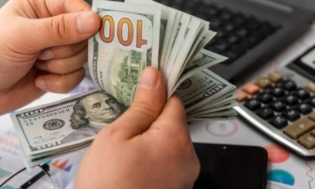 MINISTRO DE ECONOMÍA PREVÉ QUE EL DÓLAR SE ESTABILICE ENTRE BS 9,70 Y BS 10,20