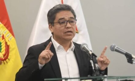 GOBIERNO RETA A EVO: “QUE VENGA A PLAZA MURILLO Y LE DÉ LA CARA AL PUEBLO”