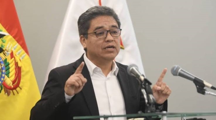GOBIERNO RETA A EVO: “QUE VENGA A PLAZA MURILLO Y LE DÉ LA CARA AL PUEBLO”