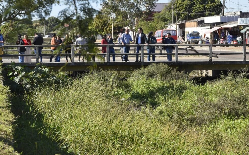 ALCALDÍA CRUCEÑA DESTINA BS 18 MILLONES PARA LIMPIEZA DE CANALES Y MANTENIMIENTO DE VÍAS