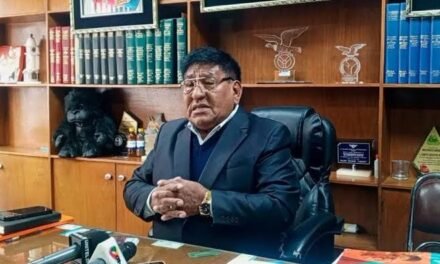 CHOFERES EXIGEN AL GOBIERNO UNA REUNIÓN EN 48 HORAS POR LA FALTA DE COMBUSTIBLES