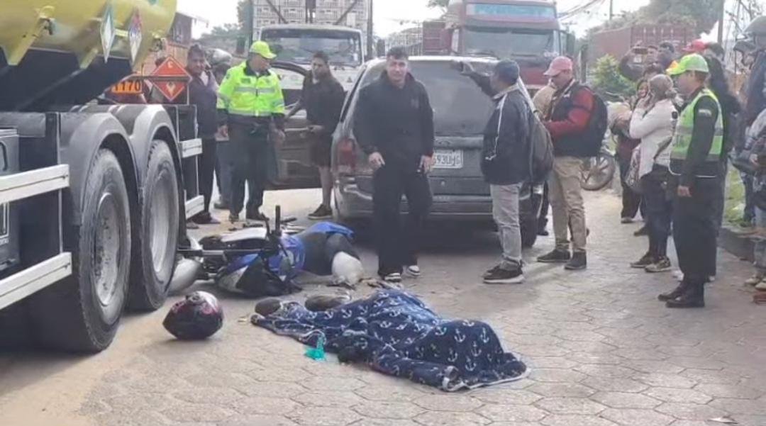 MOTOCICLISTA MUERE TRAS IMPACTAR CON CAMIÓN ESTACIONADO EN EL PARQUE INDUSTRIAL