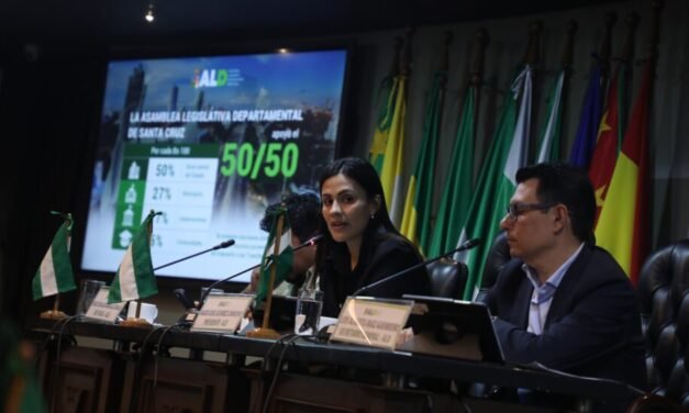 ASAMBLEA CRUCEÑA RECHAZA EL CENTRALISMO Y EXIGE RECURSOS 50/50