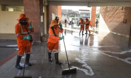 EMACRUZ CONCLUYE LIMPIEZA DE MÁS DE 300 UNIDADES EDUCATIVAS ANTES DEL RETORNO A CLASES