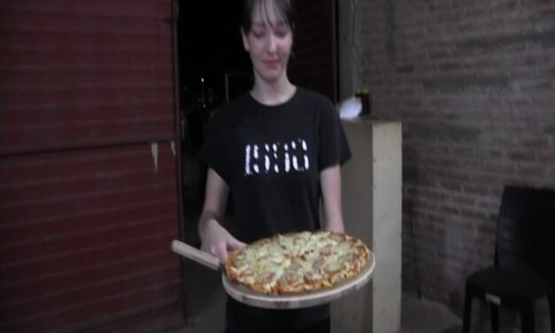 “LA CUEVA DEL QUESO”, LA PIZZERÍA MENONITA QUE ABRE CAMINO FUERA DE SUS COLONIAS