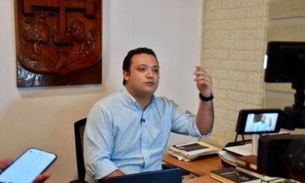 CONCEJAL ACUSA A DIRIGENTE SINDICAL DE SALUD DE COBRAR BS 10.000 SIN CUMPLIR FUNCIONES