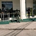 LA GUARDIA: SUJETO ARMADO INGRESA A ENTIDAD FINANCIERA Y SE LLEVA BS 50 MIL