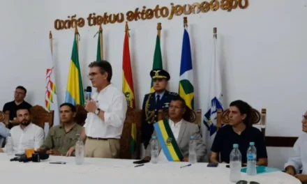 PAZ PROPONE CONEXIONES DESDE EL ORIENTE Y NORTE PARA IMPULSAR EL COMERCIO