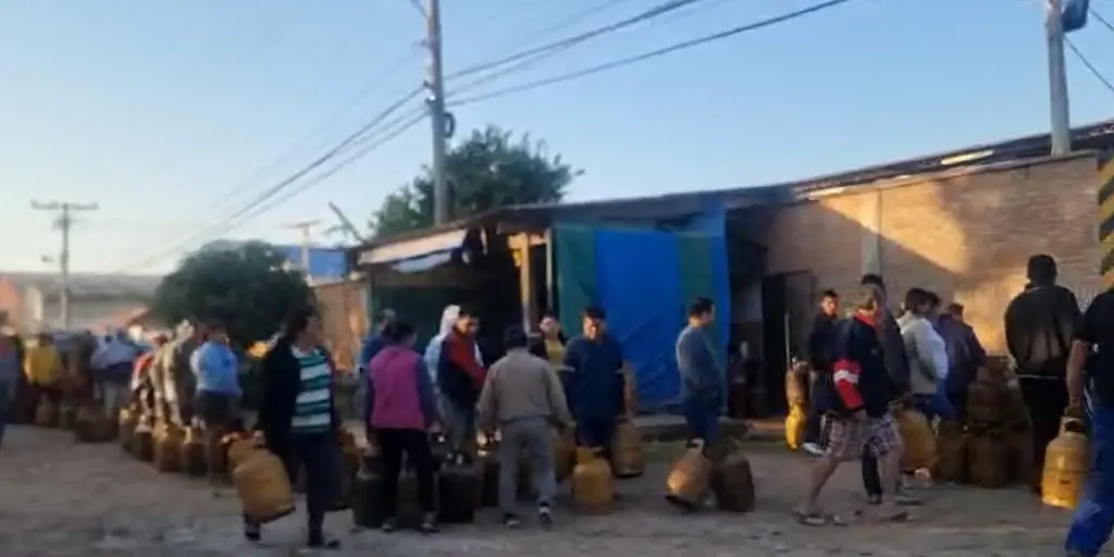 LA CRISIS SE AGRAVA: AHORA HAY FILAS POR GLP