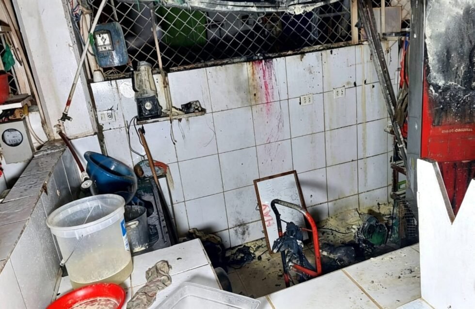 INCENDIO EN EL MERCADO MUTUALISTA DEJÓ A UNA MUJER CON QUEMADURAS