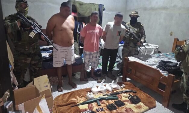 OPERATIVO ANTIDROGA EN VILLA TUNARI DEJA CINCO APREHENDIDOS, ENTRE ELLOS UN MILITAR