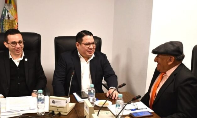 ROGER MARIACA INFORMÓ A DIPUTADOS SOBRE LOS AVANCES DEL CASO «MALETAS»