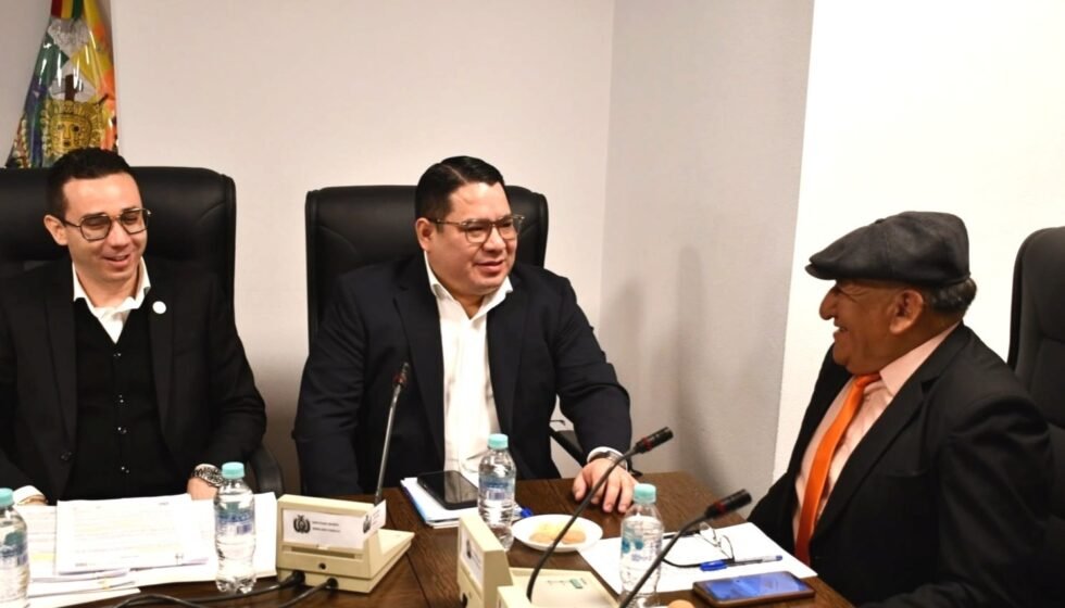 ROGER MARIACA INFORMÓ A DIPUTADOS SOBRE LOS AVANCES DEL CASO «MALETAS»