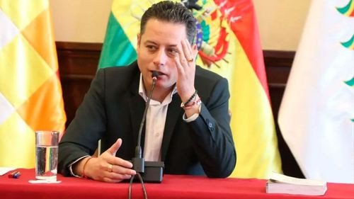 LARA PLANTEA ENTREVISTAS PÚBLICAS Y TRANSMITIDAS EN VIVO PARA ELEGIR AL GERENTE DE BOA