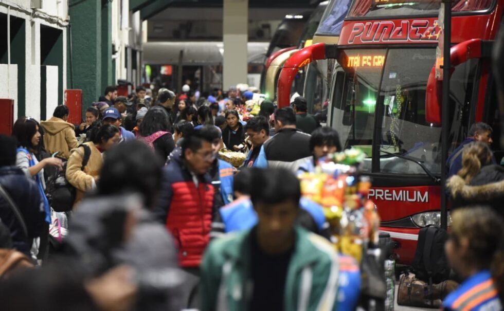 ALCALDÍA Y POLICÍA INTENSIFICAN CONTROLES EN TERMINAL POR VIAJES DE MENORES