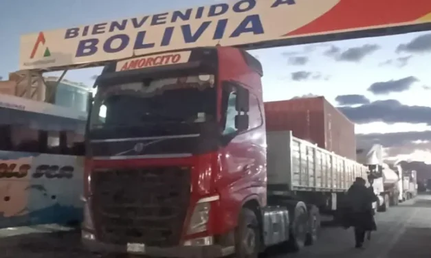 RESTRICCIÓN HORARIA EN COLCHANE GENERA LARGAS FILAS DE CAMIONES