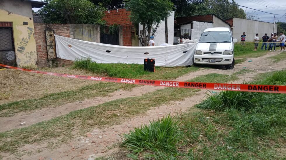HOMBRE HALLADO SIN VIDA EN EL BARRIO «EL FUERTE», ENTORNO ES INVESTIGADO