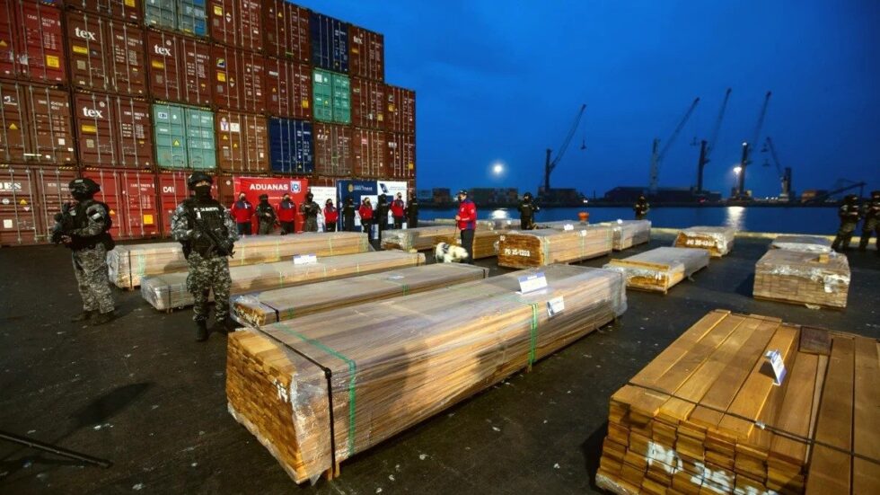 MINISTRO OVIEDO DENUNCIA QUE CHILE NO ENTREGA MUESTRAS DE LA MADERA DEL CASO MADERAS