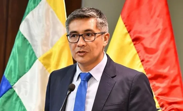 PAZ DESTITUYE A ESPINOZA; JUSTINIANO ASUME ECONOMÍA DE FORMA INTERINA
