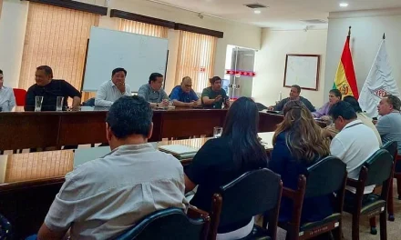 GOBIERNO Y CISTERNEROS RETOMAN EL DIÁLOGO EN SANTA CRUZ