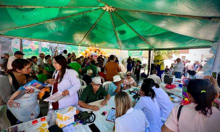 SANTA CRUZ CELEBRÓ EL DÍA DEL ADULTO MAYOR CON SALUD, MÚSICA Y ACTIVIDADES RECREATIVAS
