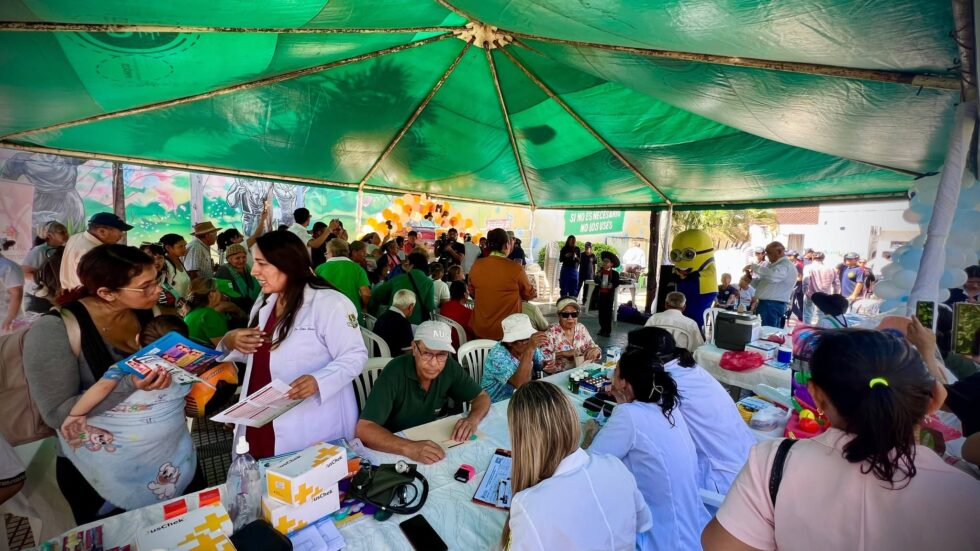 SANTA CRUZ CELEBRÓ EL DÍA DEL ADULTO MAYOR CON SALUD, MÚSICA Y ACTIVIDADES RECREATIVAS
