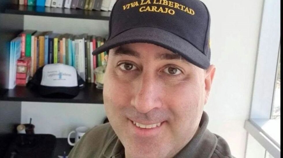 ENTRE LÁGRIMAS Y CON EL ROSTRO CUBIERTO, CERIMEDO LLEGÓ A UNA CAUTELAR QUE FUE SUSPENDIDA
