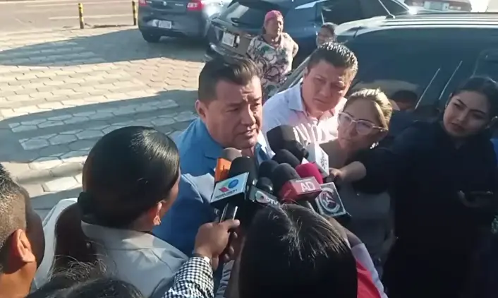 JHONNY FERNÁNDEZ SE PRESENTÓ A DECLARAR Y ASEGURÓ QUE RESPALDARÁ SU GESTIÓN