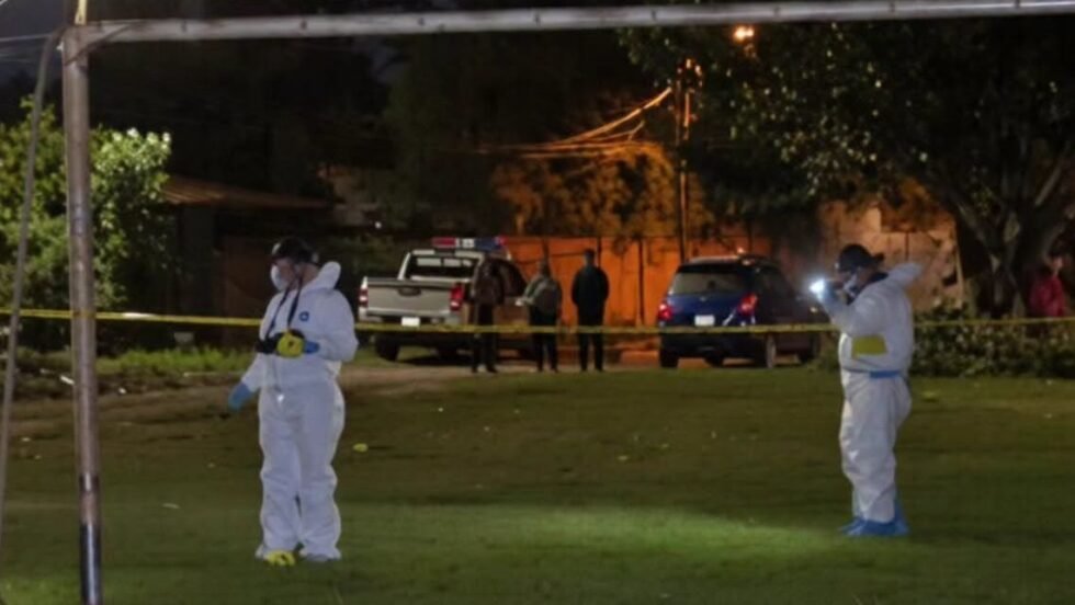 FISCALÍA INVESTIGA A TRES ADOLESCENTES POR LA MUERTE DE UN JOVEN EN EL PLAN 3000