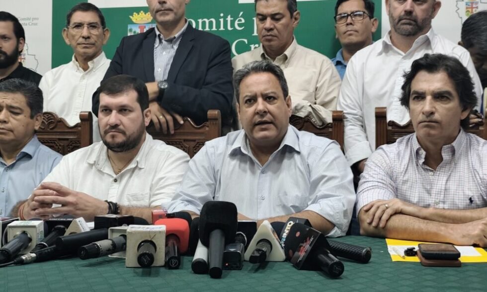YPFB GARANTIZA DIÉSEL Y GASOLINA Y ACLARA ALCANCE DE LA NUEVA MEDIDA