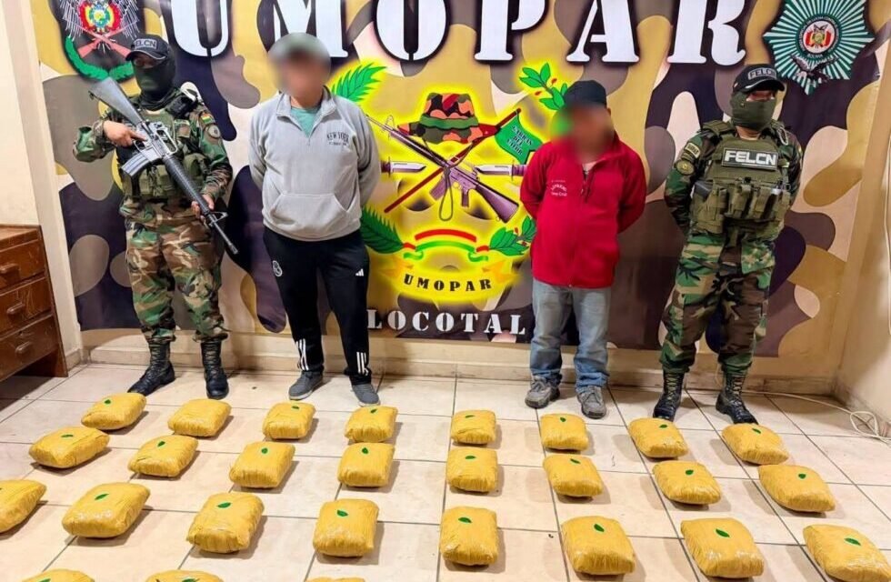 REQUISA A UNA FLOTA PERMITE HALLAR 30 PAQUETES DE MARIHUANA