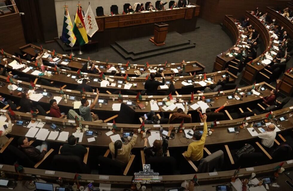 DIPUTADOS APRUEBA INFORME SOBRE LA “GASOLINA BASURA” Y PIDE INVESTIGAR A PRESUNTOS RESPONSABLES