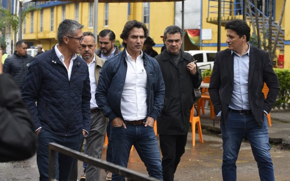 COMERCIANTES DE BARRIO LINDO PIDEN CRÉDITOS Y APOYO PARA VOLVER A TRABAJAR