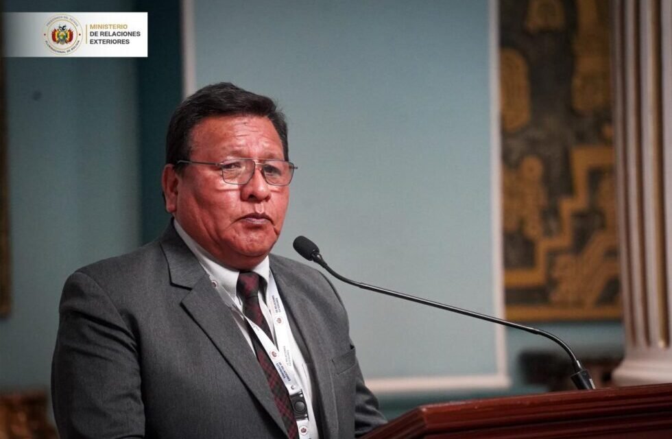 HÉCTOR FRANCISCO HUANCA ASUME COMO NUEVO CANCILLER DE BOLIVIA