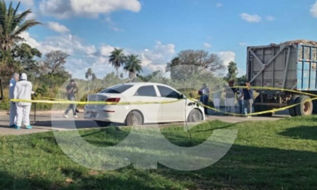 HALLAN ABANDONADO EL VEHÍCULO QUE ESTARÍA VINCULADO AL CRIMEN EN LA AVENIDA BUSCH
