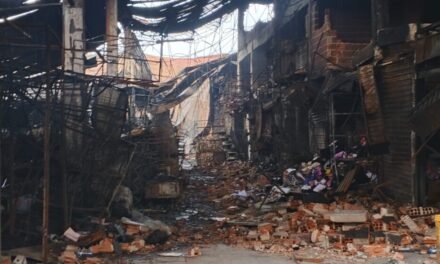 BARRIO LINDO SIGUE ENTRE ESCOMBROS; LA LIMPIEZA NO SE REALIZÓ COMO ESTABA PREVISTO