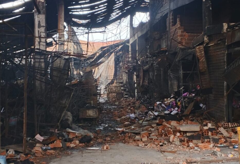 BARRIO LINDO SIGUE ENTRE ESCOMBROS; LA LIMPIEZA NO SE REALIZÓ COMO ESTABA PREVISTO