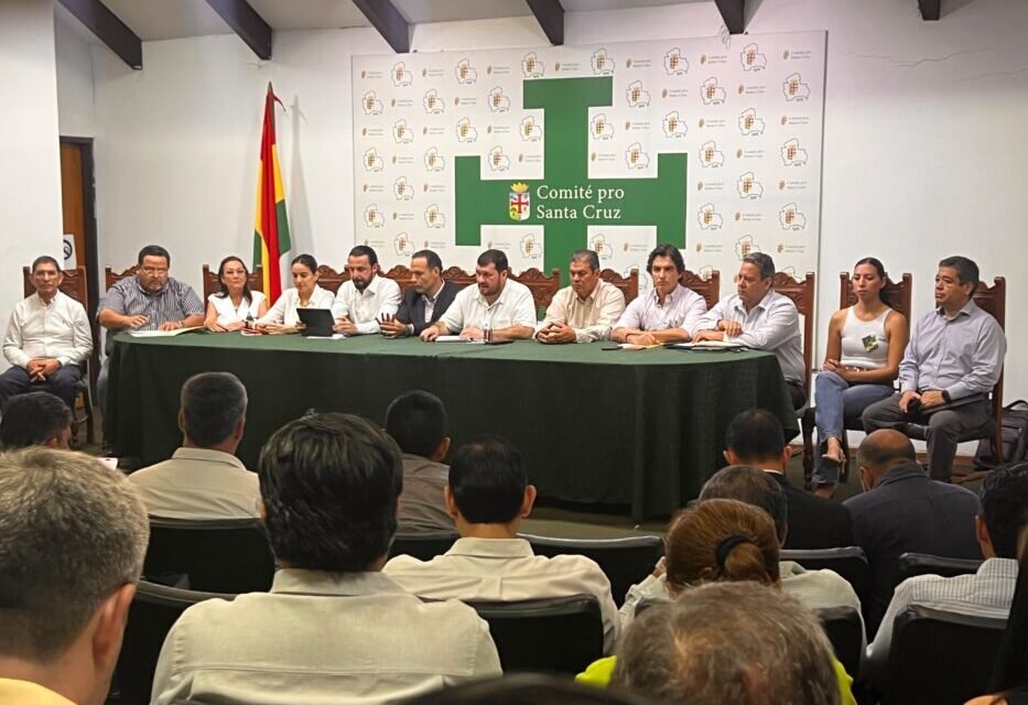CÍVICOS EXIGEN A YPFB RESPUESTAS SOBRE LA CRISIS DE COMBUSTIBLES