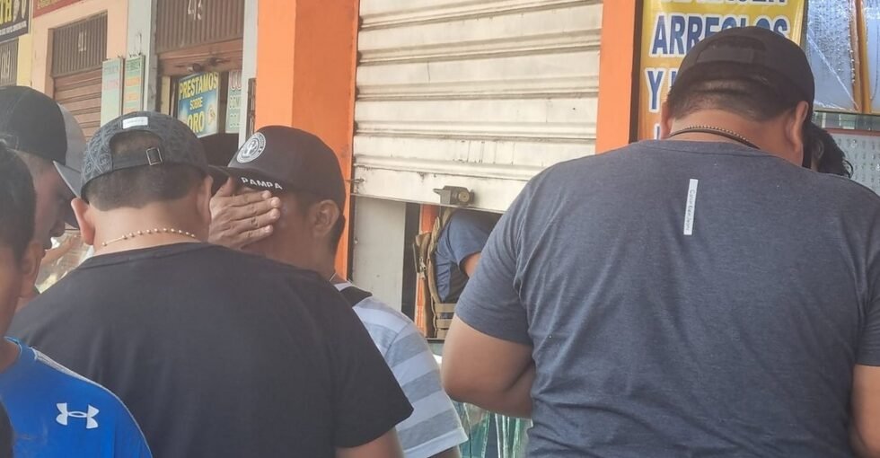 DELINCUENTES ROBAN EN UNA JOYERÍA EN LA ZONA DE LOS POZOS