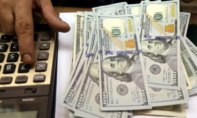 EL DÓLAR SIGUE BAJANDO Y LLEGA A BS 11,77