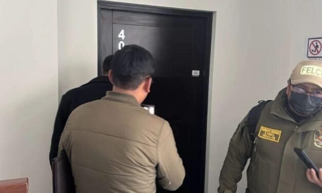 DINERO, TELÉFONO SATELITAL Y AUTOS OFICIALES: ESTO HALLÓ LA FISCALÍA EN CASAS VINCULADAS A CERIMEDO
