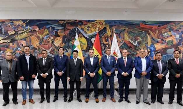 GOBIERNO OFICIALIZA NUEVA ESTRUCTURA DEL EJECUTIVO CON 12 MINISTERIOS