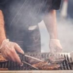UN CHURRASCO, UN VIDEO Y UNA POLÉMICA: PARRILLERO SACUDE LAS REDES