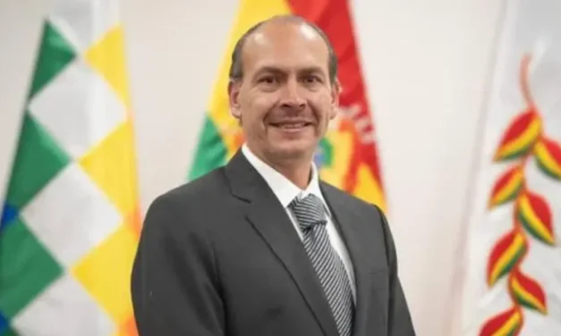 ZARATTI RENUNCIA AL VICEMINISTERIO DE CULTURAS Y CUESTIONA DECISIONES DEL GOBIERNO